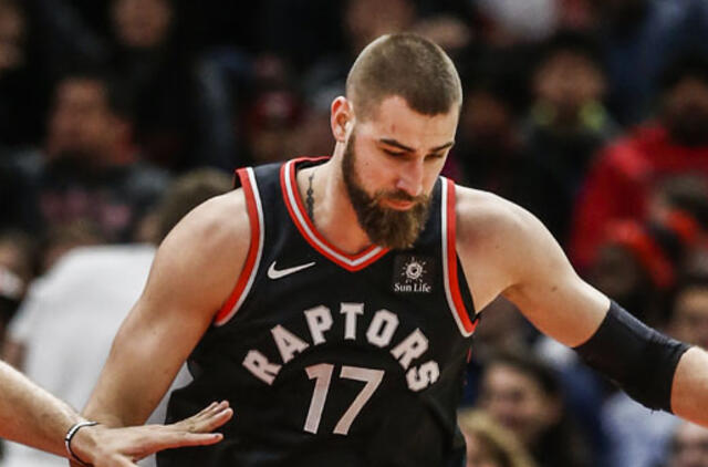 Jonas Valančiūnas prie penktosios iš eilės „Raptors“ pergalės prisidėjo dvigubu dubliu