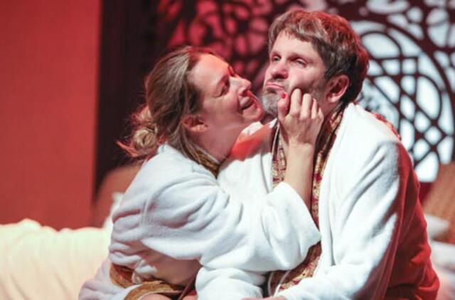 Komedijos „Po 20 metų“ aktoriai: „Kuriozai kyla, kai poroje žmonės kažką nuslepia vienas nuo kito“