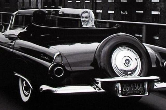 M. Monroe automobilis aukcione JAV parduotas už beveik 500 000 dolerių