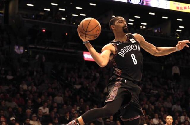 NBA čempionai pralaimėjo „Lakers“ krepšininkams