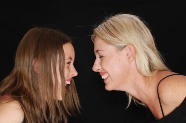 Vaikų psichologė pataria: su paaugliu susikalbėsite tik sukūrę tvirtą tarpusavio ryšį