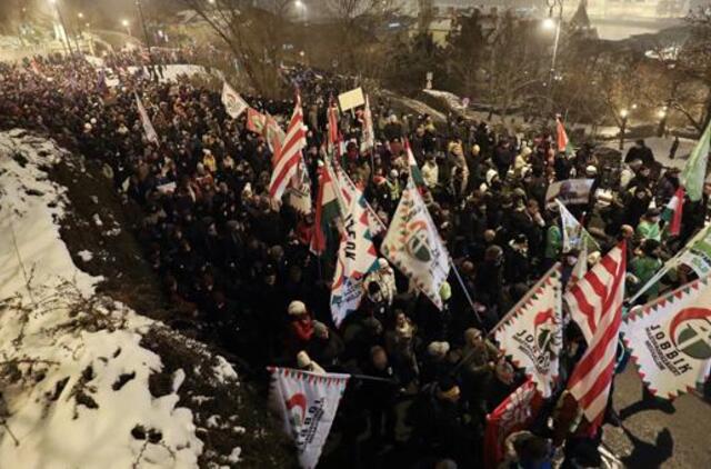Vengrija: protestuotojai vėl išėjo į Budapešto gatves
