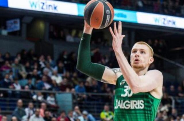 „Žalgirio“ žaidėjas A. White'as - apie mėgstamiausią „emojį“ bei nuotrauką su LeBronu