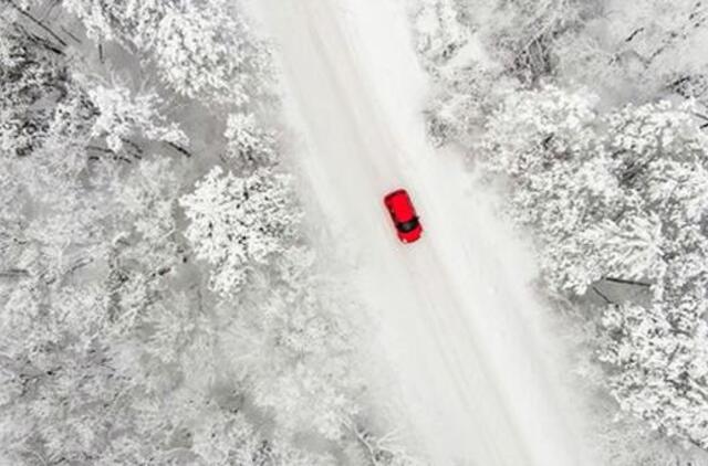 Eismo sąlygas Vakarų Lietuvoje sunkina snygis