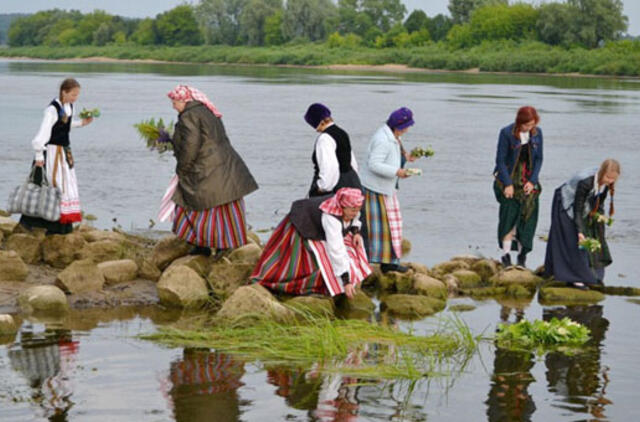 Į šventę senieji mūsų dievai ateina