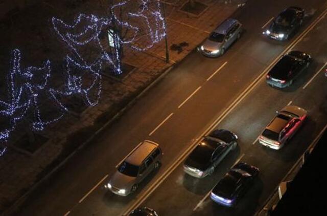 Naujųjų metų naktį pakeleiviai šelpė vairuotojus