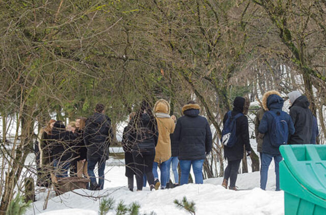 Gimnazijos moksleiviai parūkyti - į pakrūmes