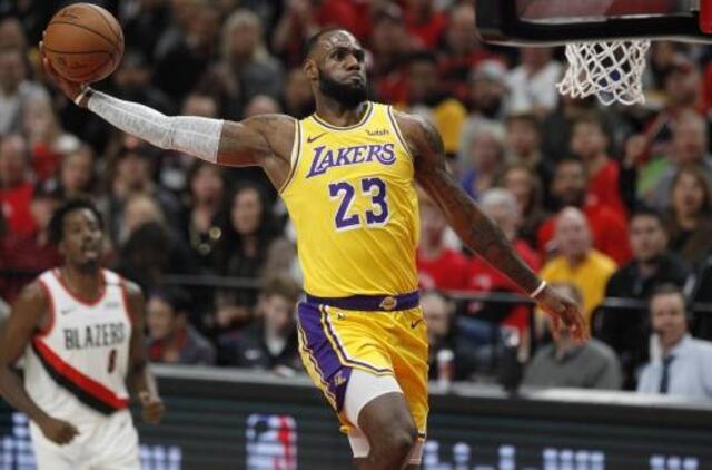 NBA „Visų žvaigždžių“ rungtynes laimėjo L.Jameso komanda