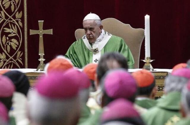 Popiežius pažadėjo, kad nebus slepiami vaikų lytinio išnaudojimo atvejai