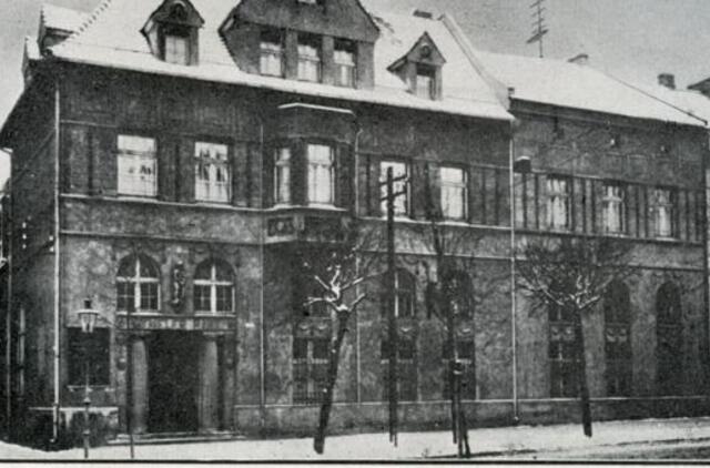 Klaipėdos akvarelės: namai ir žmonės (567)