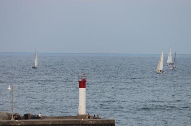 Aklas japonų buriuotojas perplaukė Ramųjį vandenyną