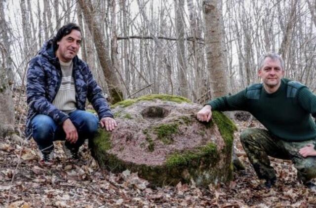 Renavo dvaro apylinkėse rasta kuršių šventvietė