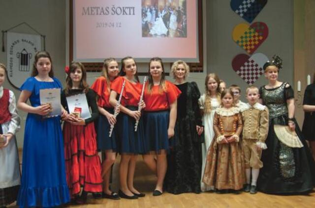 Šokančios Baltijos rankos - Eduardo Balsio gimnazijoje