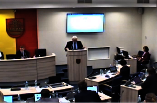 Sparnuotos miesto tarybos narių frazės