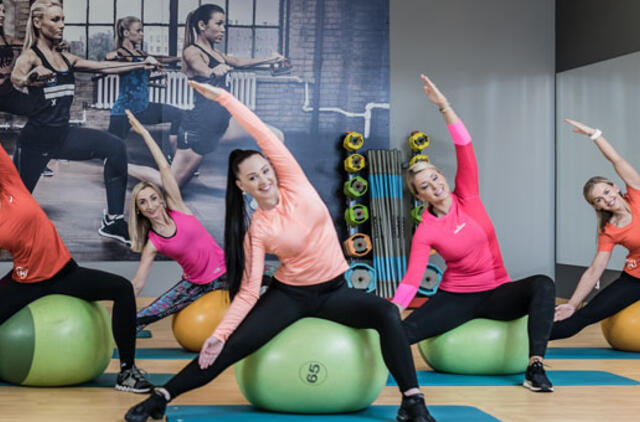 Stuburo ir sąnarių mankšta dirbantiems sėdimą darbą, kenčiantiems nugaros skausmus ir norintiems pagerinti laikyseną