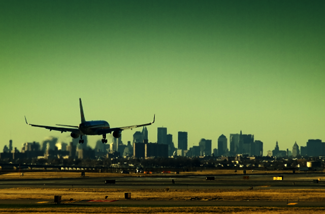 Virš triukšmingo oro uosto atidarys viešbutį ir lauks klientų antplūdžio