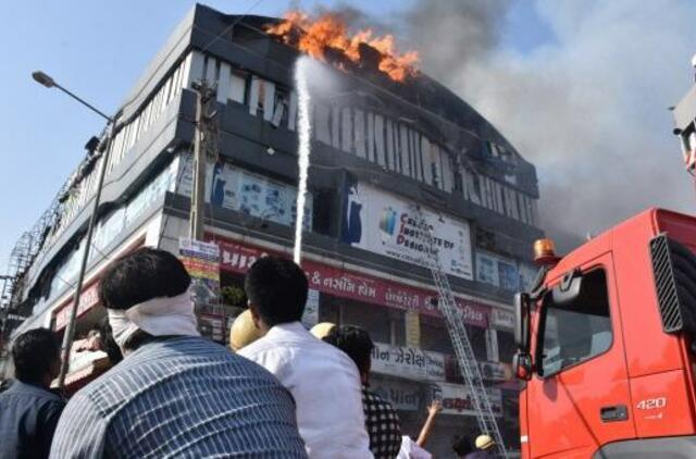 Indija: per gaisrą žuvo mažiausiai 20 žmonių