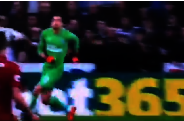 Mohamedas Salahas patyrė kaklo traumą