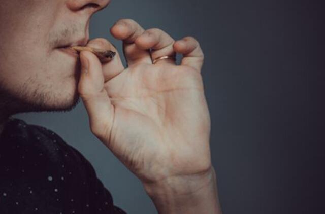 Sulaikyti narkotikus vartoję jaunuoliai