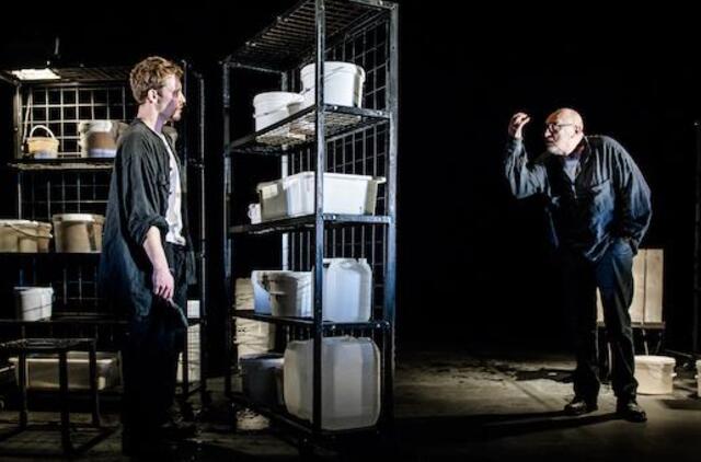 Valentino Masalskio spektaklis "Raudona" atvyksta į Klaipėdą