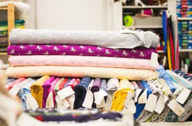 Grįžta mada siūtis drabužius patiems - išaugęs susidomėjimas audiniais