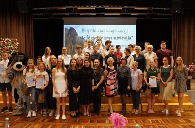 „Meilė gyvūnams suvienija“