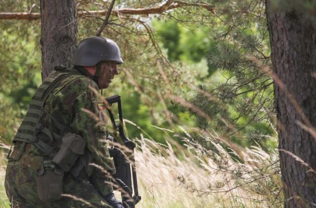Karių pratybos kairių poligone