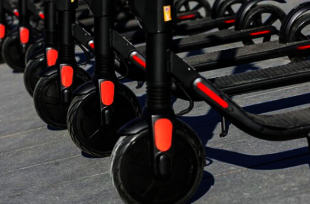 Sustiprino elektrinių paspirtukų kontrolę