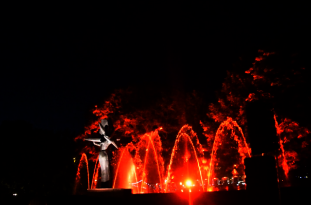 Klaipėdiečius džiugina įspūdingi šokantys fontanai