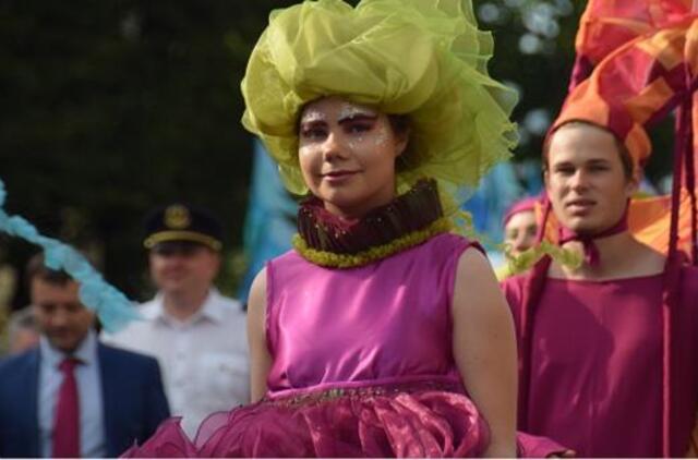 Rekordinėje Jūros šventės eisenoje - karnavalo nuotaika