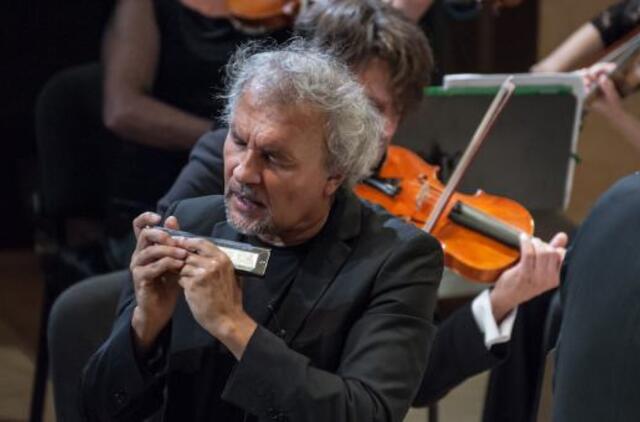 Klaipėdoje liejosi lūpinės armonikėlės trelės