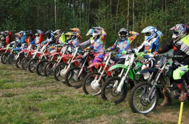 Klaipėdos motokroso pamatus laiko būrys entuziastų