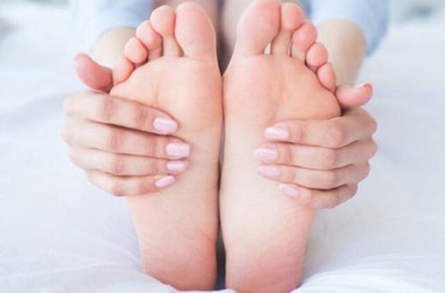 Pasivaikščiojimai be nuospaudų: vaistininkė pataria, kaip tinkamai pasirūpinti pėdomis