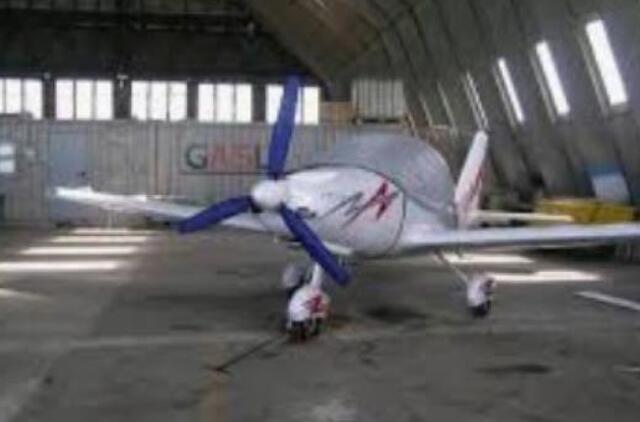 Australijoje instruktoriui praradus sąmonę mokinys sėkmingai nutupdė lėktuvą