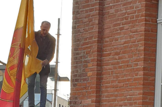 Dujų fabrike iškelta Klaipėdos vėliava