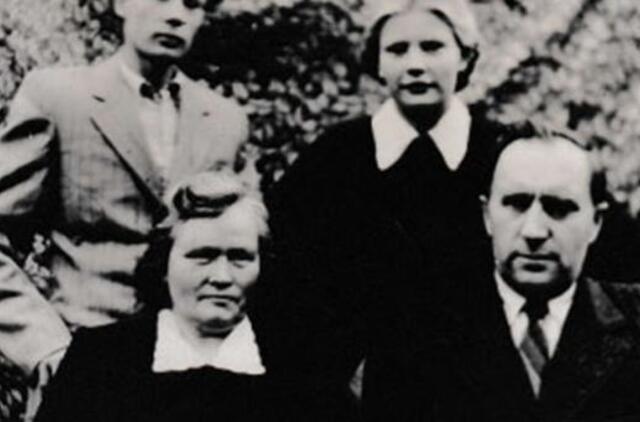 Klaipėdos akvarelės: namai ir žmonės (597)