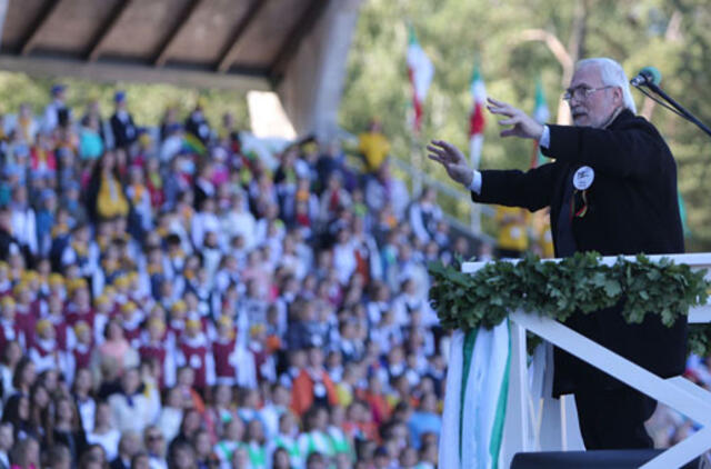 Klaipėdos mokyklų chorai bijo likti be koncertmeisterių