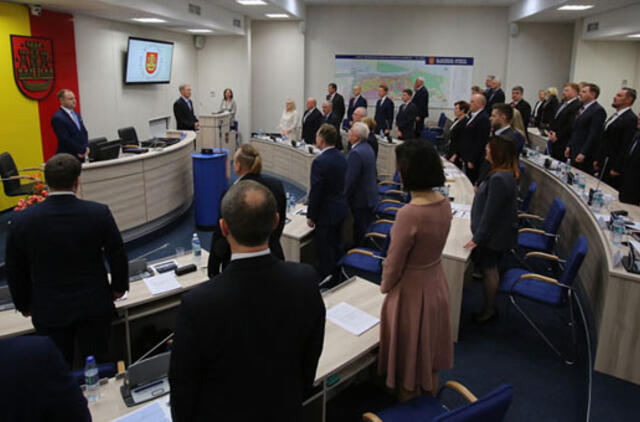 Pateikti deklaracijas vėluoja ir politikai