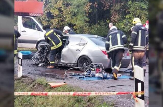 Avarijoje prie Dovilų prispaustas žmogus