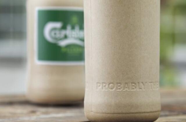 „Carlsberg“ pristatė pirmuosius pasaulyje alaus butelius iš medžio pluošto