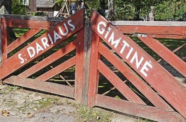 Legendinio lakūno gimtinės atnaujinimas stringa