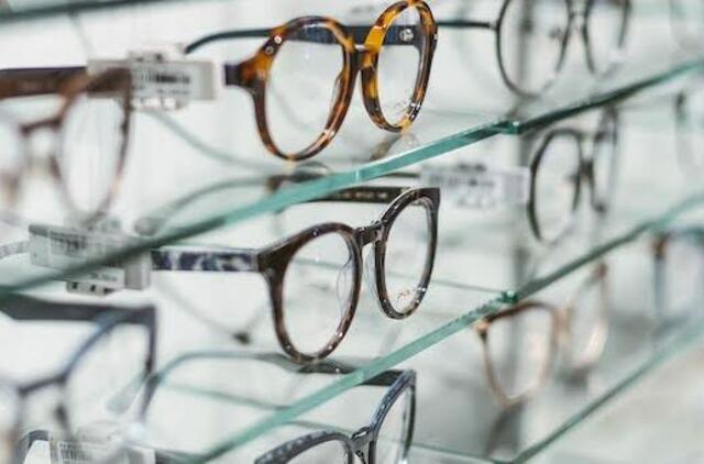 Lietuvos gyventojų tyrimas: kas antras nešioja akinius, bet regą tikrinasi per retai