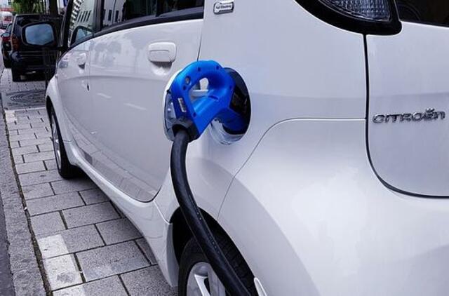 Seime - siūlymas taikyti 9 proc. PVM tarifą naujiems elektromobiliams