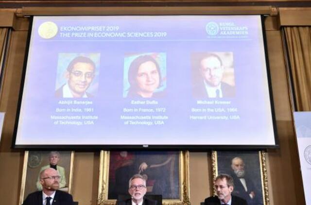 Šių metų Nobelio ekonomikos premija paskirta už tyrimus kovos su skurdu srityje