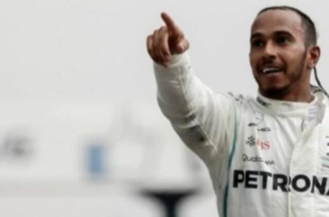 Britas L. Hamiltonas užsitikrino „Formulės-1“ pasaulio čempiono titulą