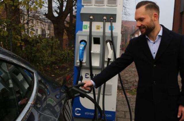 Elektromobiliams - naujos įkrovimo stotelės