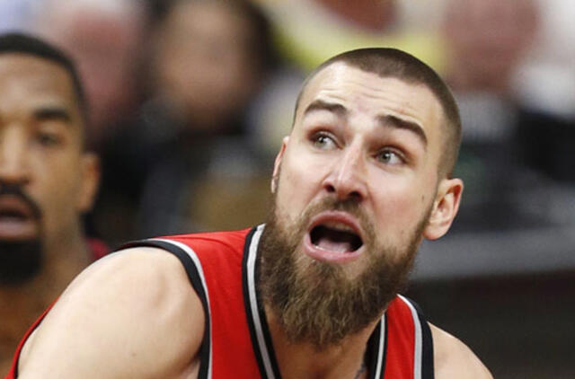 Jonas Valančiūnas pelnė 10 taškų, atkovojo 10 kamuolių, bet „Grizzlies“ patyrė nesėkmę