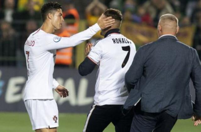 Lietuvos rinktinės lėktuve į Portugaliją – pas C.Ronaldo bėgęs aistruolis