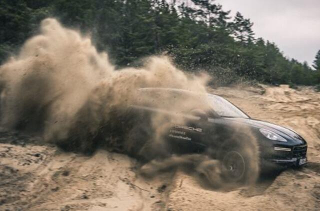 „Porsche“ entuziastams – nauja patirtis su „Cayenne“ bekelėje