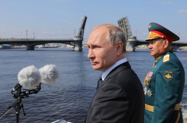 Rusija teigia grąžinusi Ukrainai tris prieš metus užgrobtus jos laivus